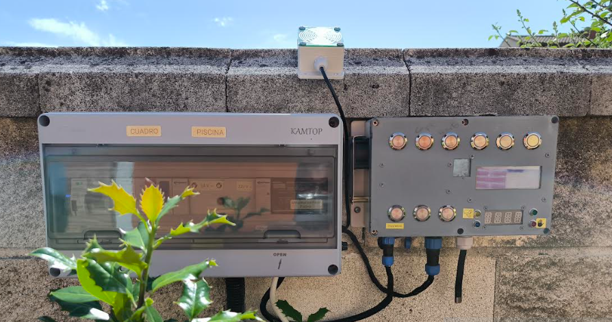 Cuadro de control de piscina y riego con botonera, app y Telegram